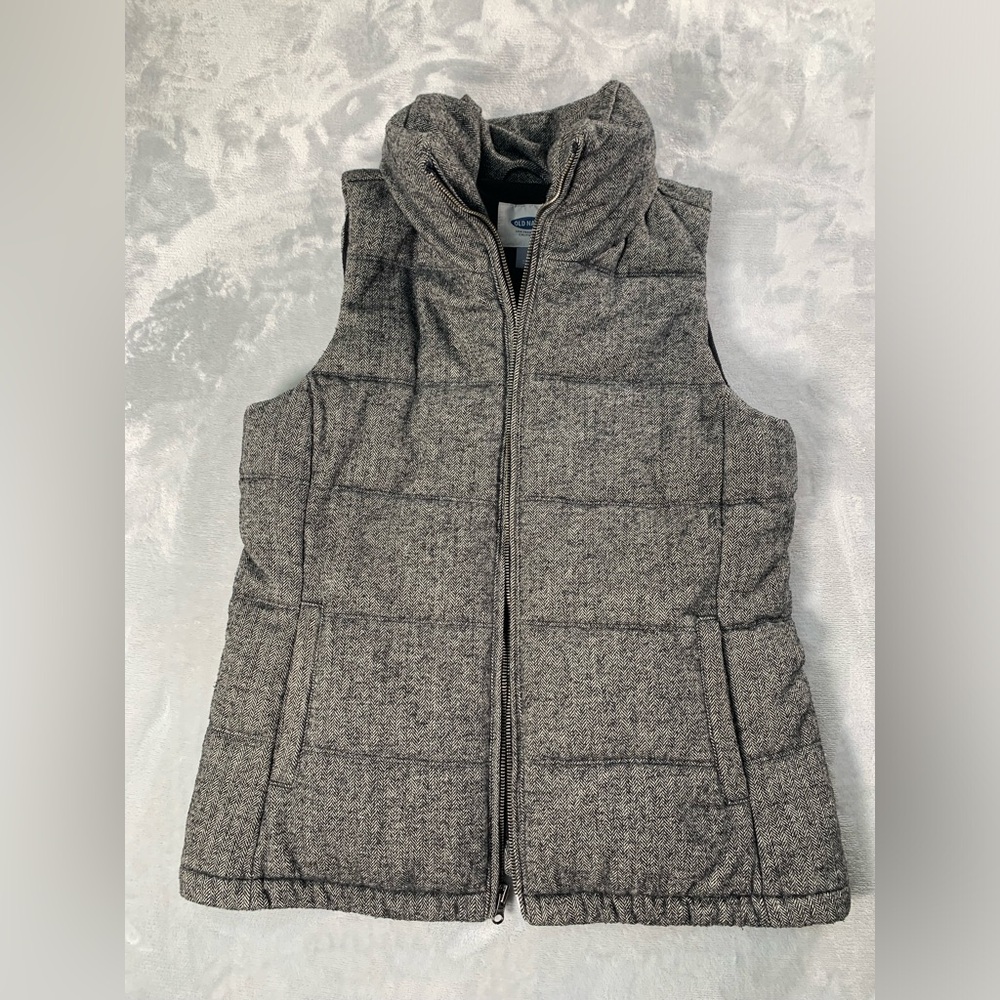 Old Navy Gray Puffer Vest - Picture 8 of 13